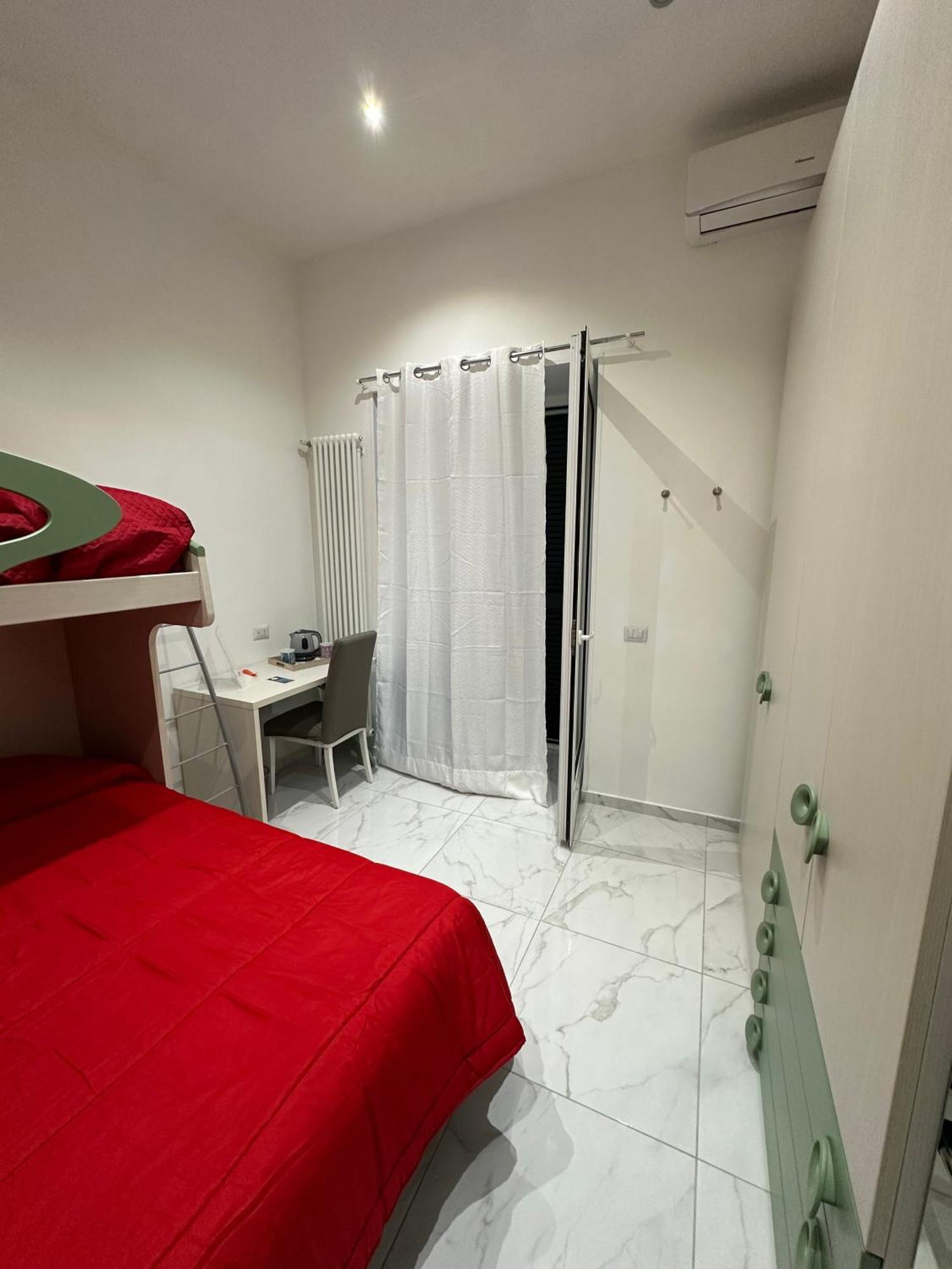 נאפולי Santa Chiara Garden View B&B מראה חיצוני תמונה
