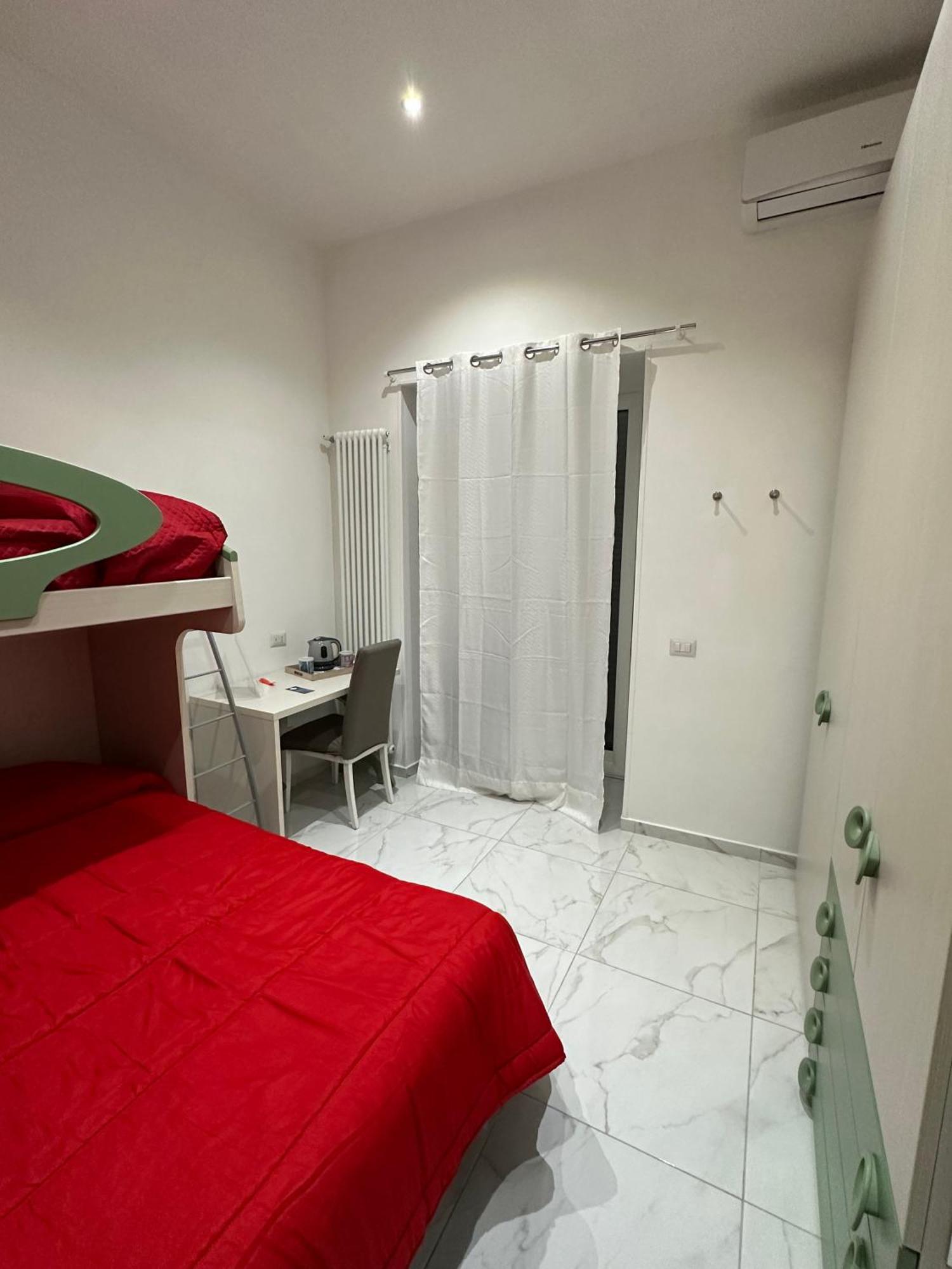 נאפולי Santa Chiara Garden View B&B מראה חיצוני תמונה
