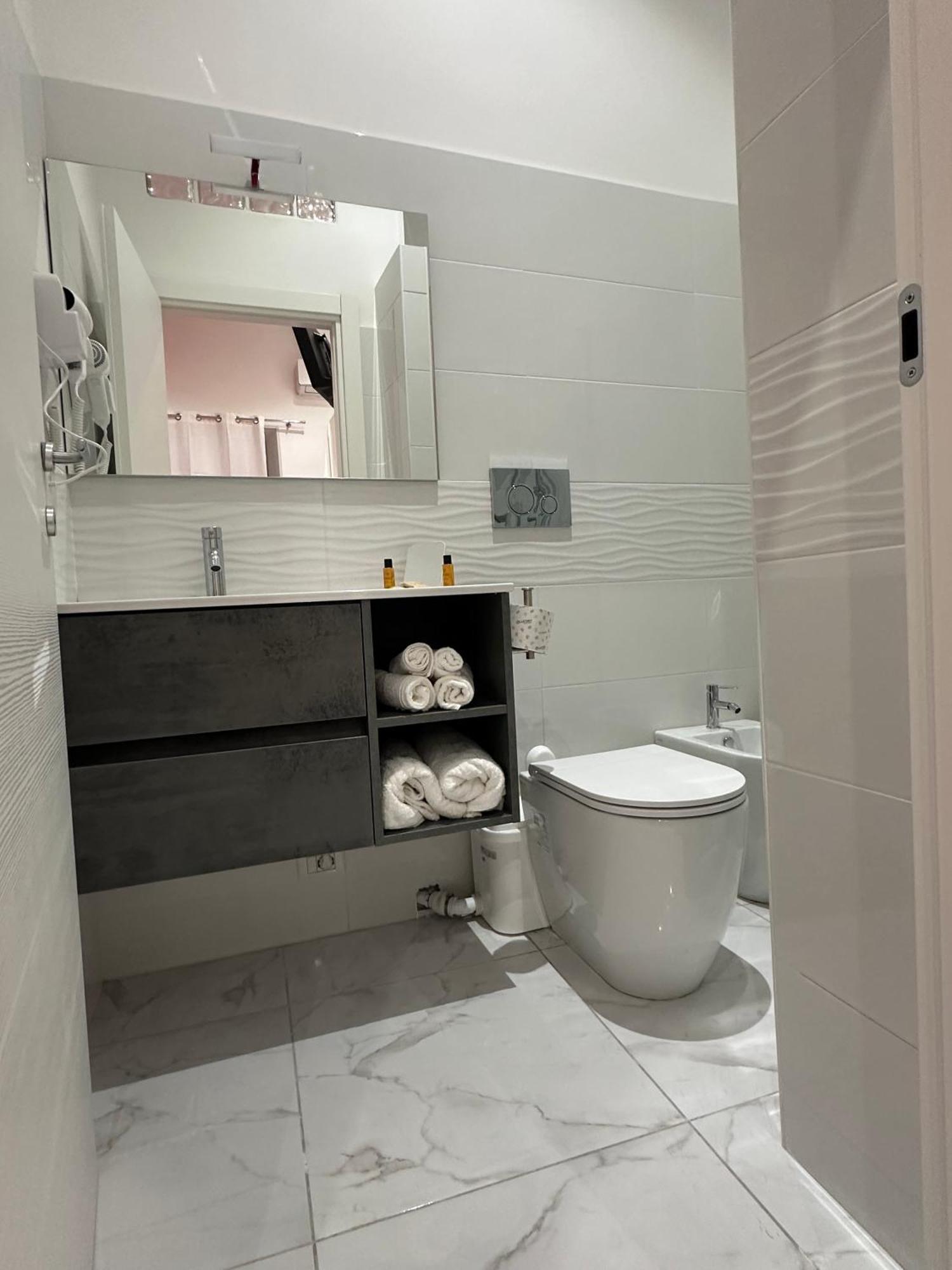 נאפולי Santa Chiara Garden View B&B מראה חיצוני תמונה